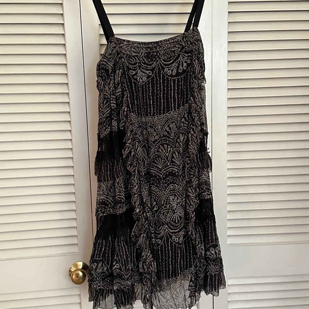 100% Silk. Diane Von Furstenberg Black and Silver Cocktail Flapper Dress